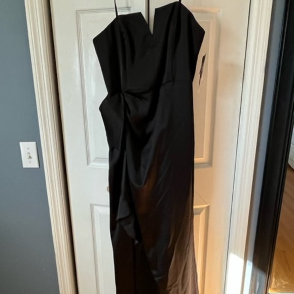 AIDEN MADDOX BLACK SATIN WOMENS STRAPLESS GOWN WITH FRONT FLOUNCE FLATTERING FIT - Picture 1 of 3